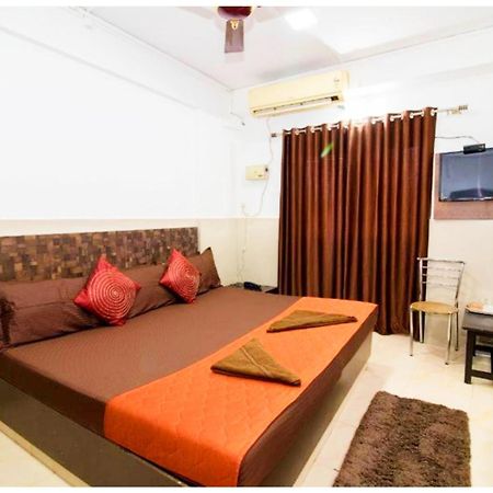 Hotel Premium Travellers # Inn Near Temple - Fully Air Conditioning Hotel - Hygiene And Spacious Room - A Top Rated Luxuary Hotel Merces Buitenkant foto