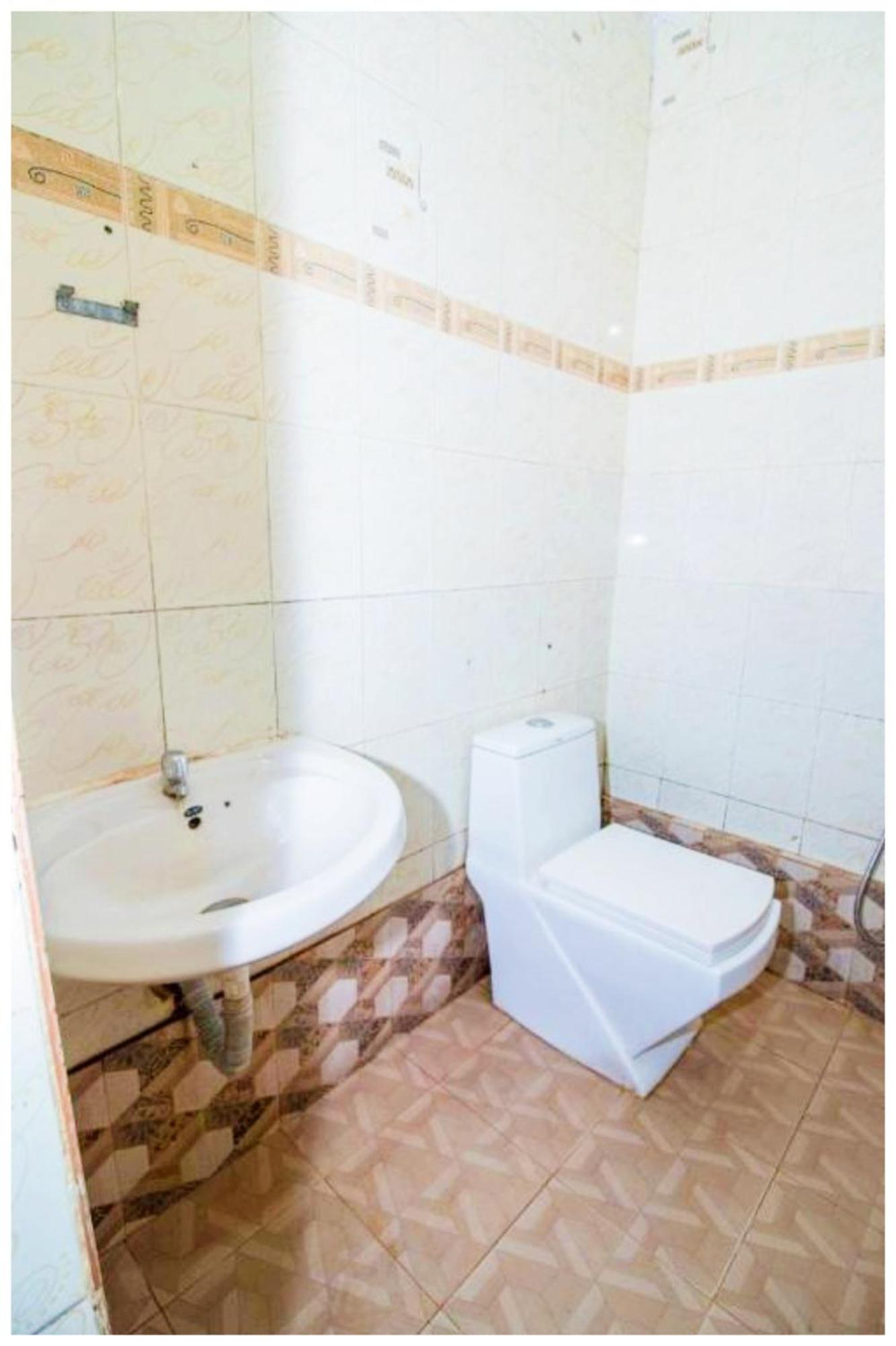 Hotel Premium Travellers # Inn Near Temple - Fully Air Conditioning Hotel - Hygiene And Spacious Room - A Top Rated Luxuary Hotel Merces Buitenkant foto