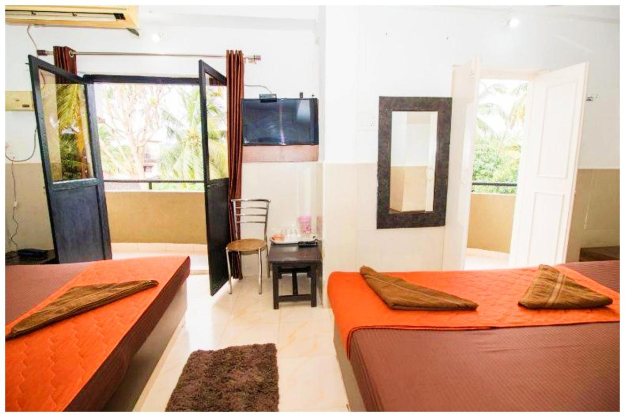 Hotel Premium Travellers # Inn Near Temple - Fully Air Conditioning Hotel - Hygiene And Spacious Room - A Top Rated Luxuary Hotel Merces Buitenkant foto