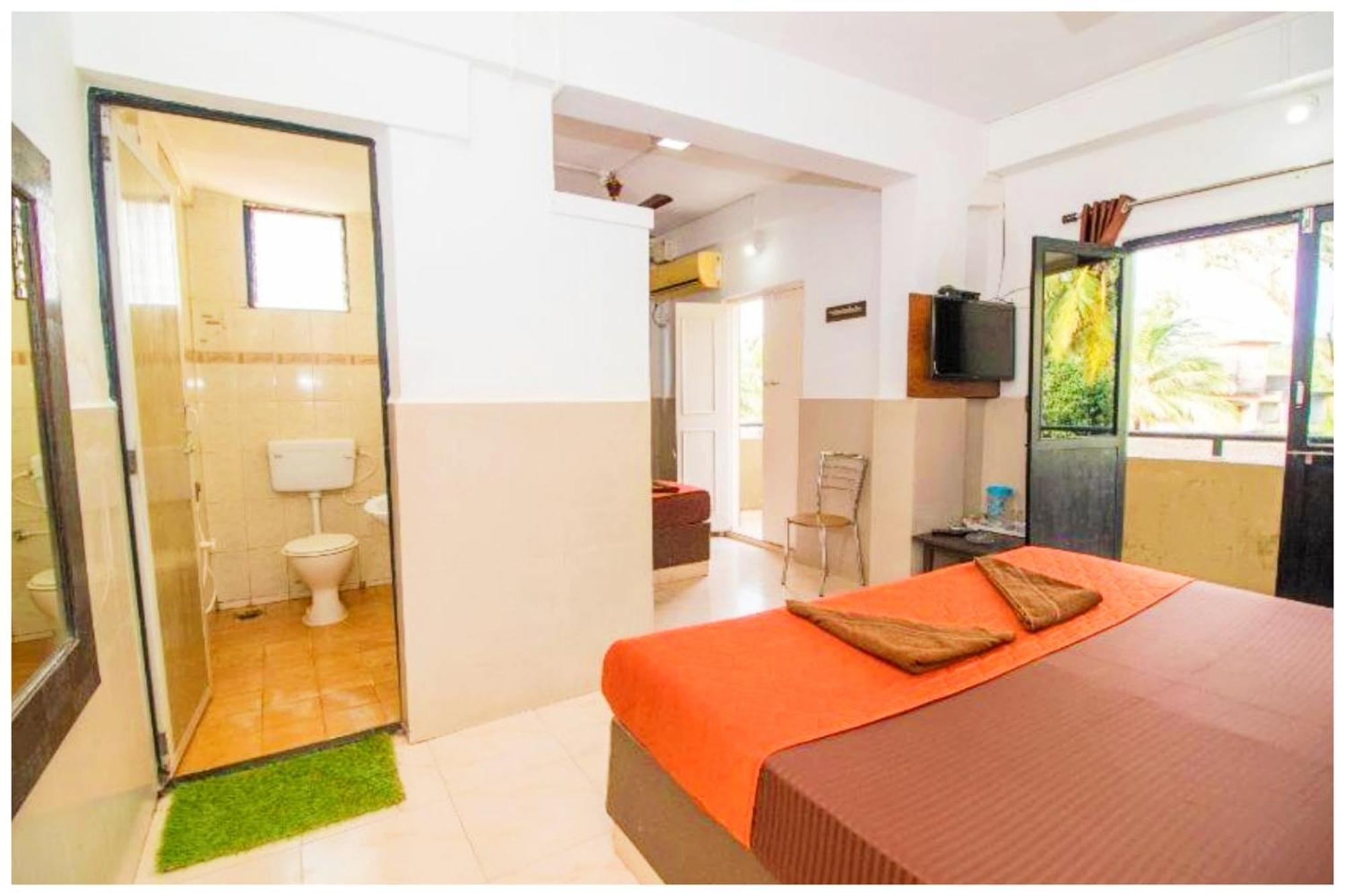 Hotel Premium Travellers # Inn Near Temple - Fully Air Conditioning Hotel - Hygiene And Spacious Room - A Top Rated Luxuary Hotel Merces Buitenkant foto
