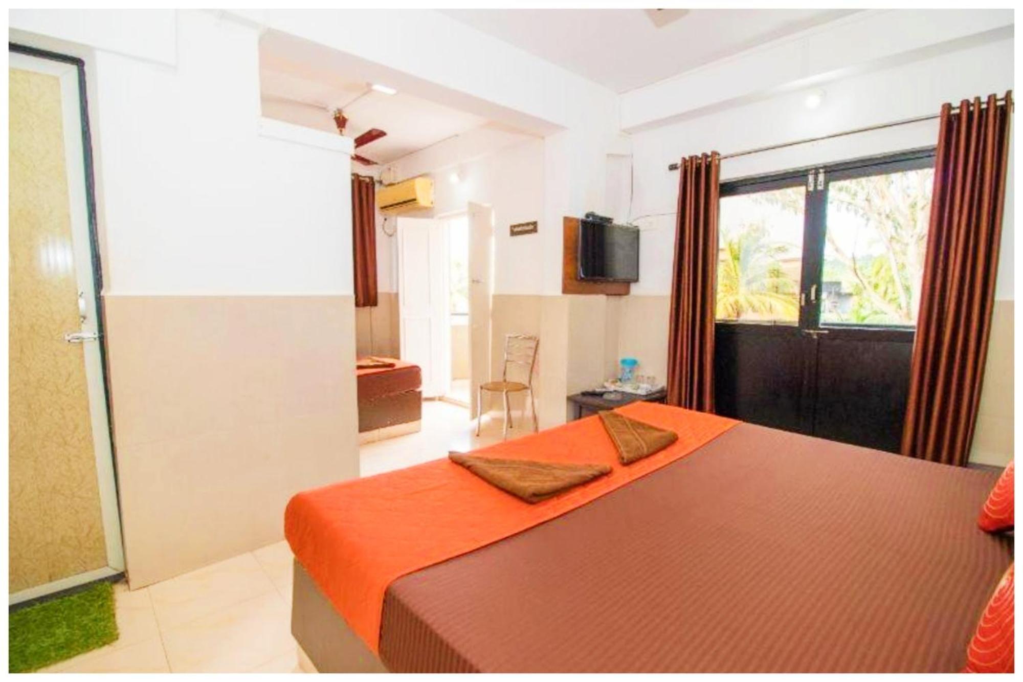 Hotel Premium Travellers # Inn Near Temple - Fully Air Conditioning Hotel - Hygiene And Spacious Room - A Top Rated Luxuary Hotel Merces Buitenkant foto