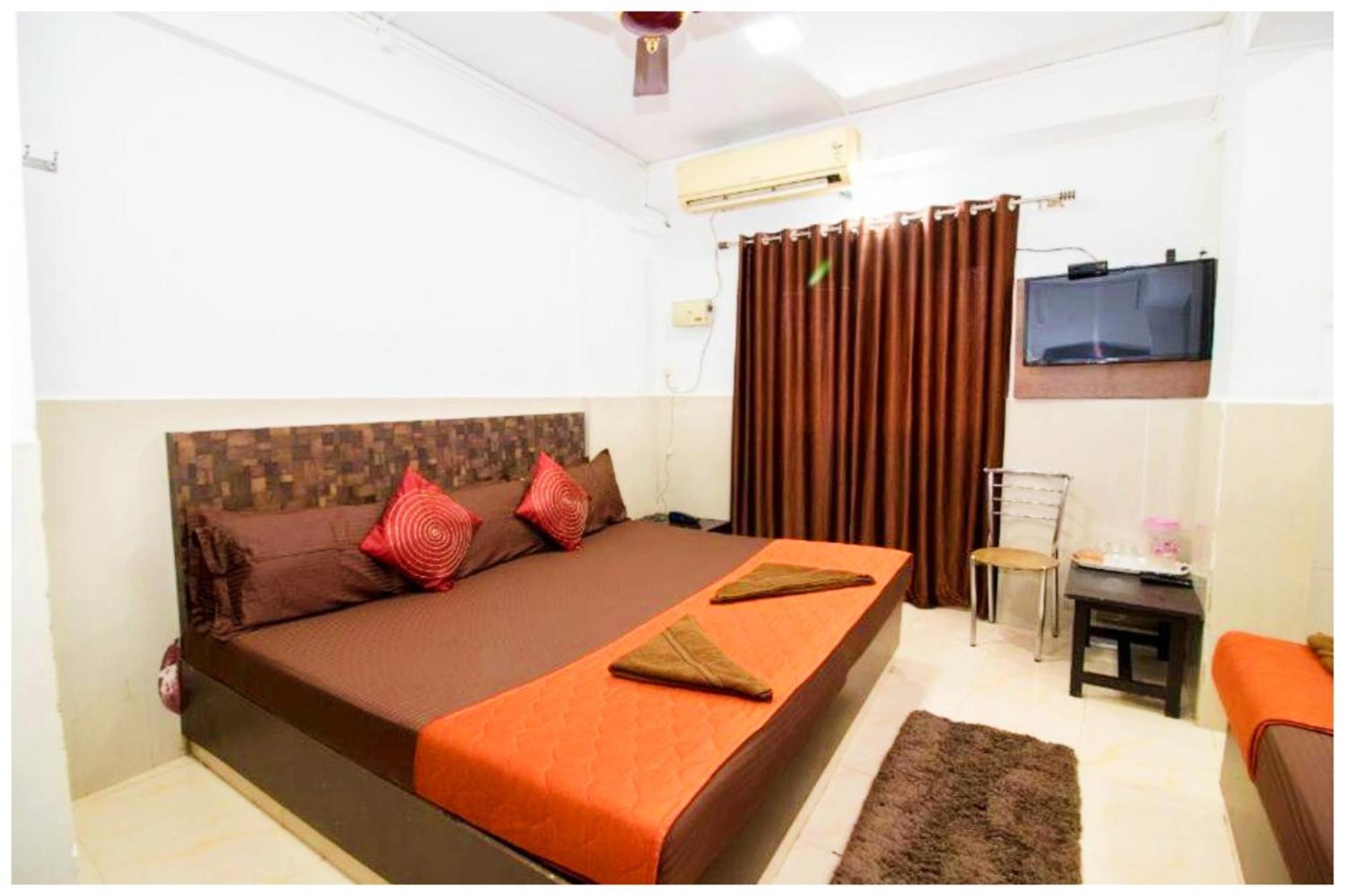Hotel Premium Travellers # Inn Near Temple - Fully Air Conditioning Hotel - Hygiene And Spacious Room - A Top Rated Luxuary Hotel Merces Buitenkant foto